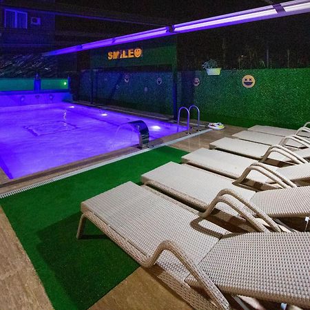 Hotel Smile Kobuleti Bagian luar foto