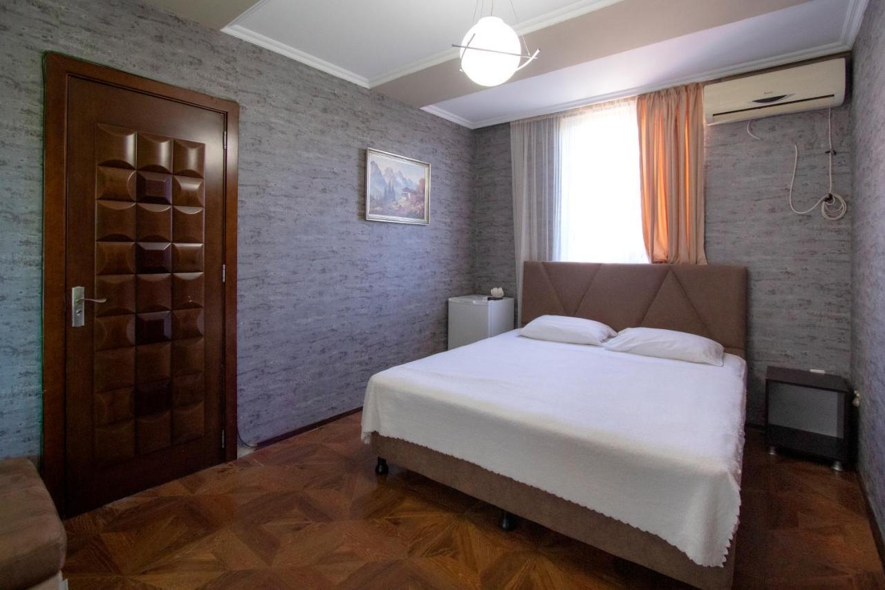 Hotel Smile Kobuleti Bagian luar foto