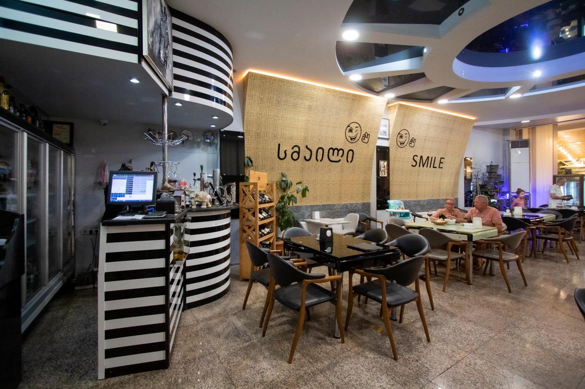 Hotel Smile Kobuleti Bagian luar foto