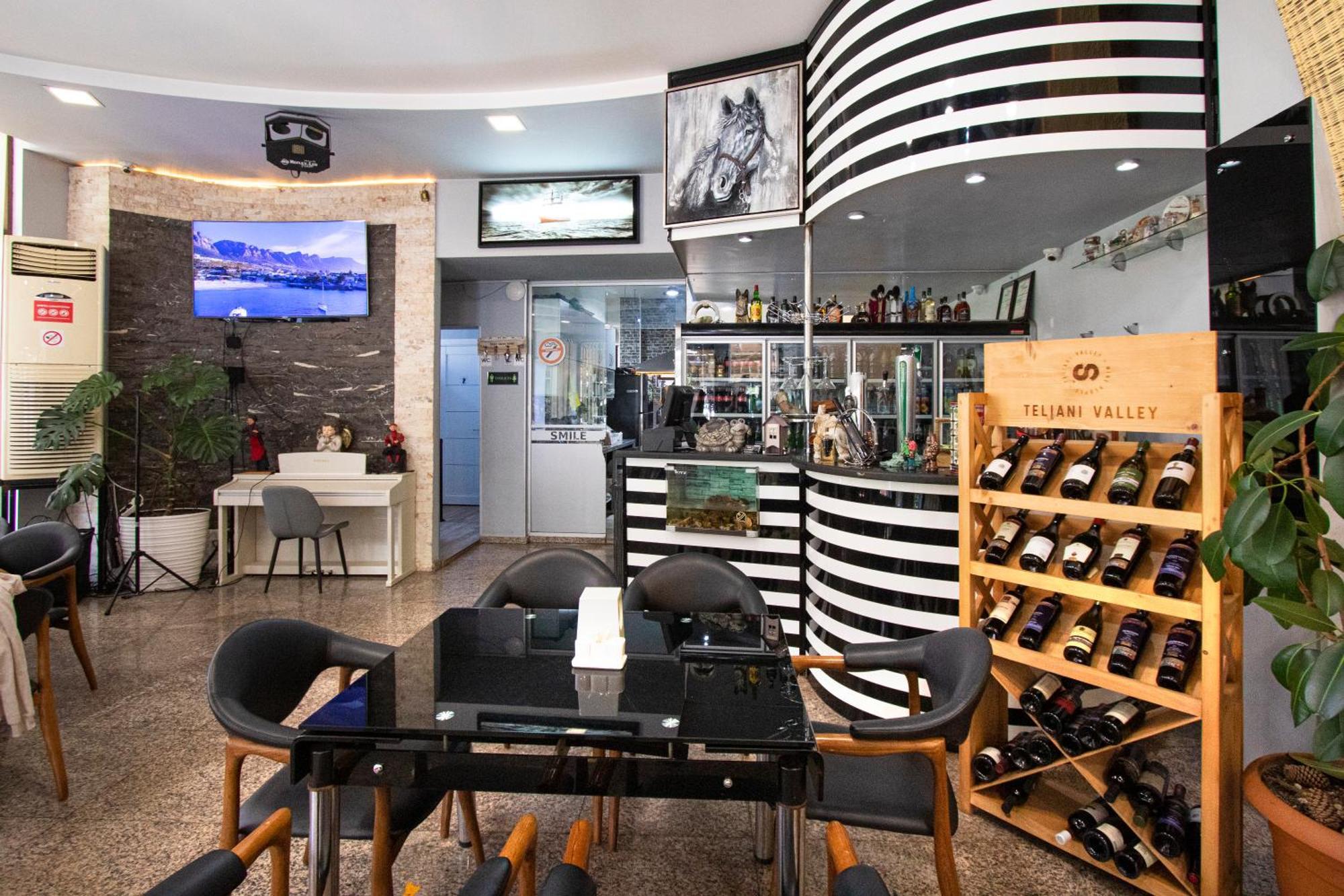 Hotel Smile Kobuleti Bagian luar foto
