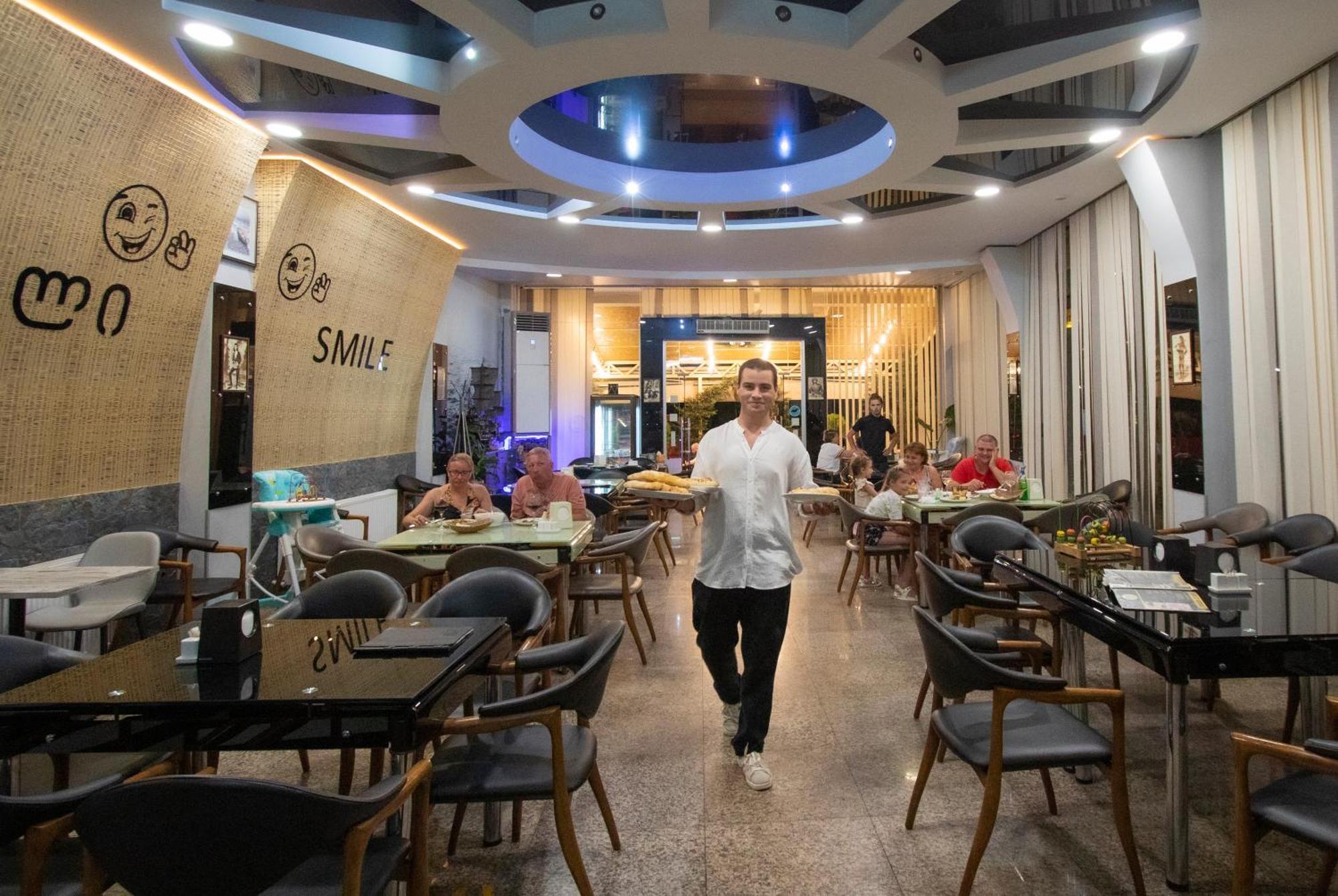 Hotel Smile Kobuleti Bagian luar foto