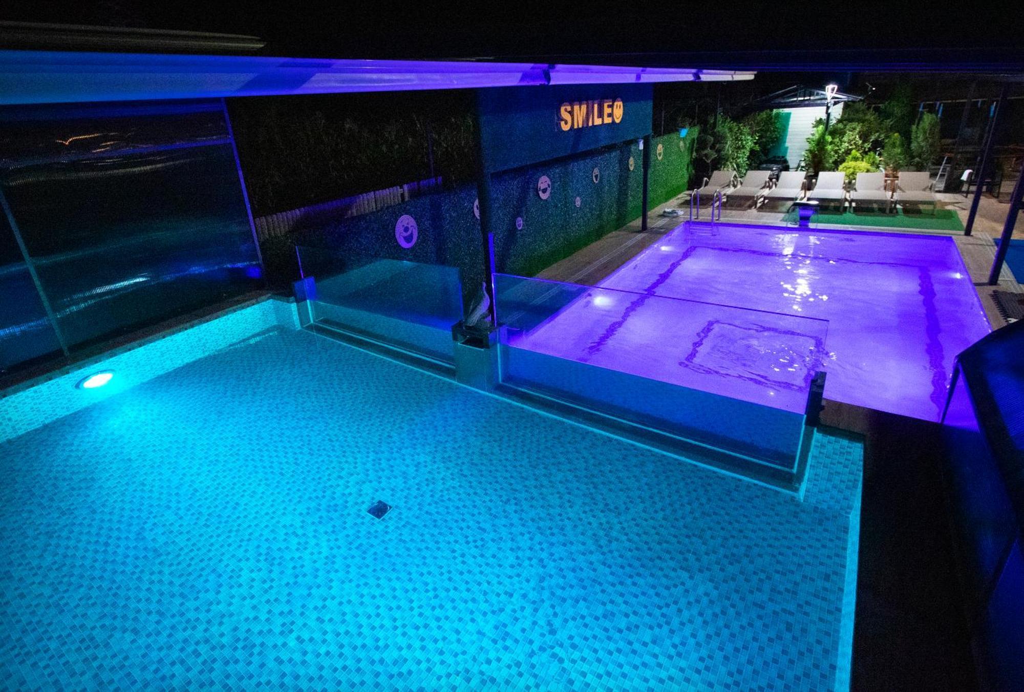 Hotel Smile Kobuleti Bagian luar foto