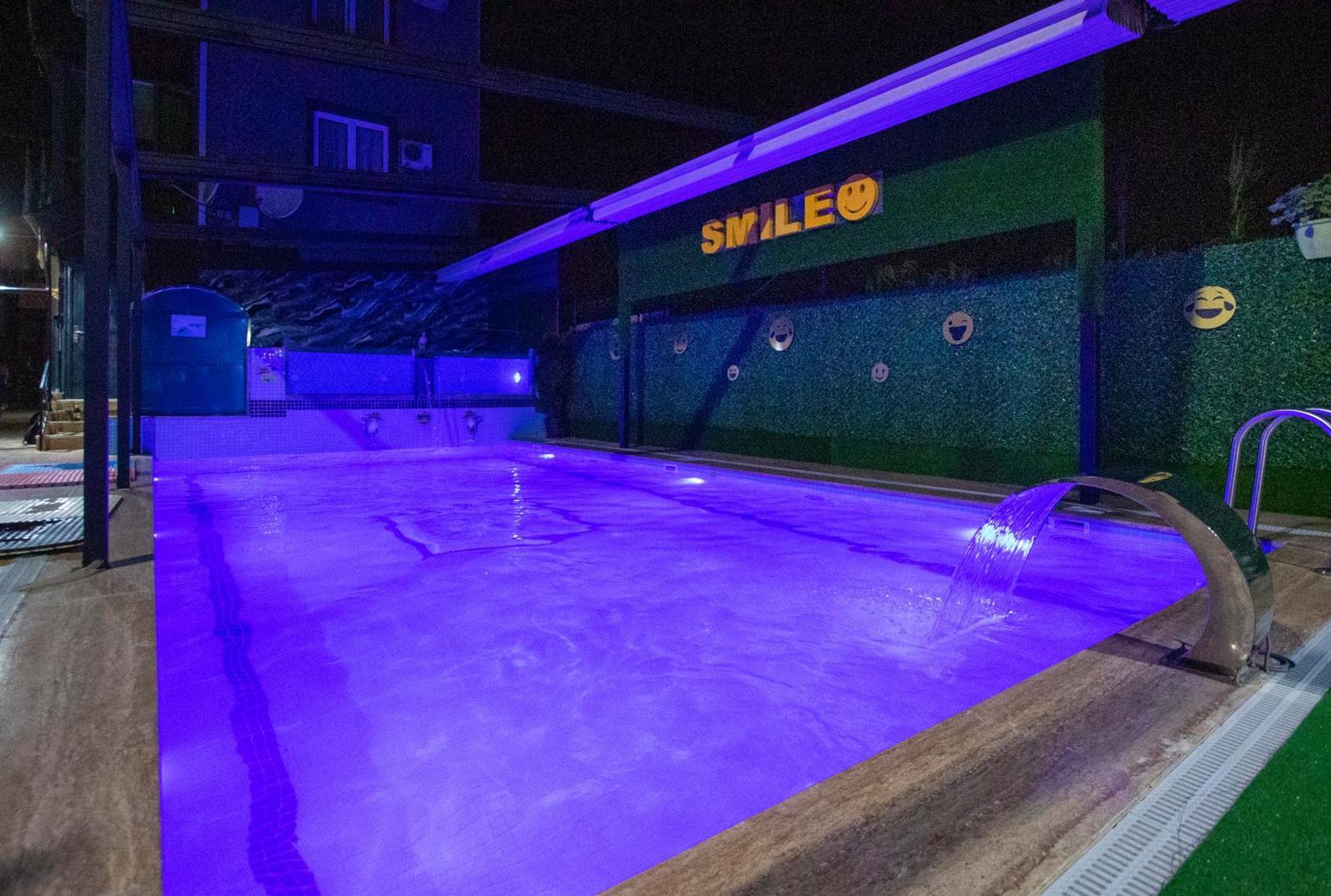 Hotel Smile Kobuleti Bagian luar foto