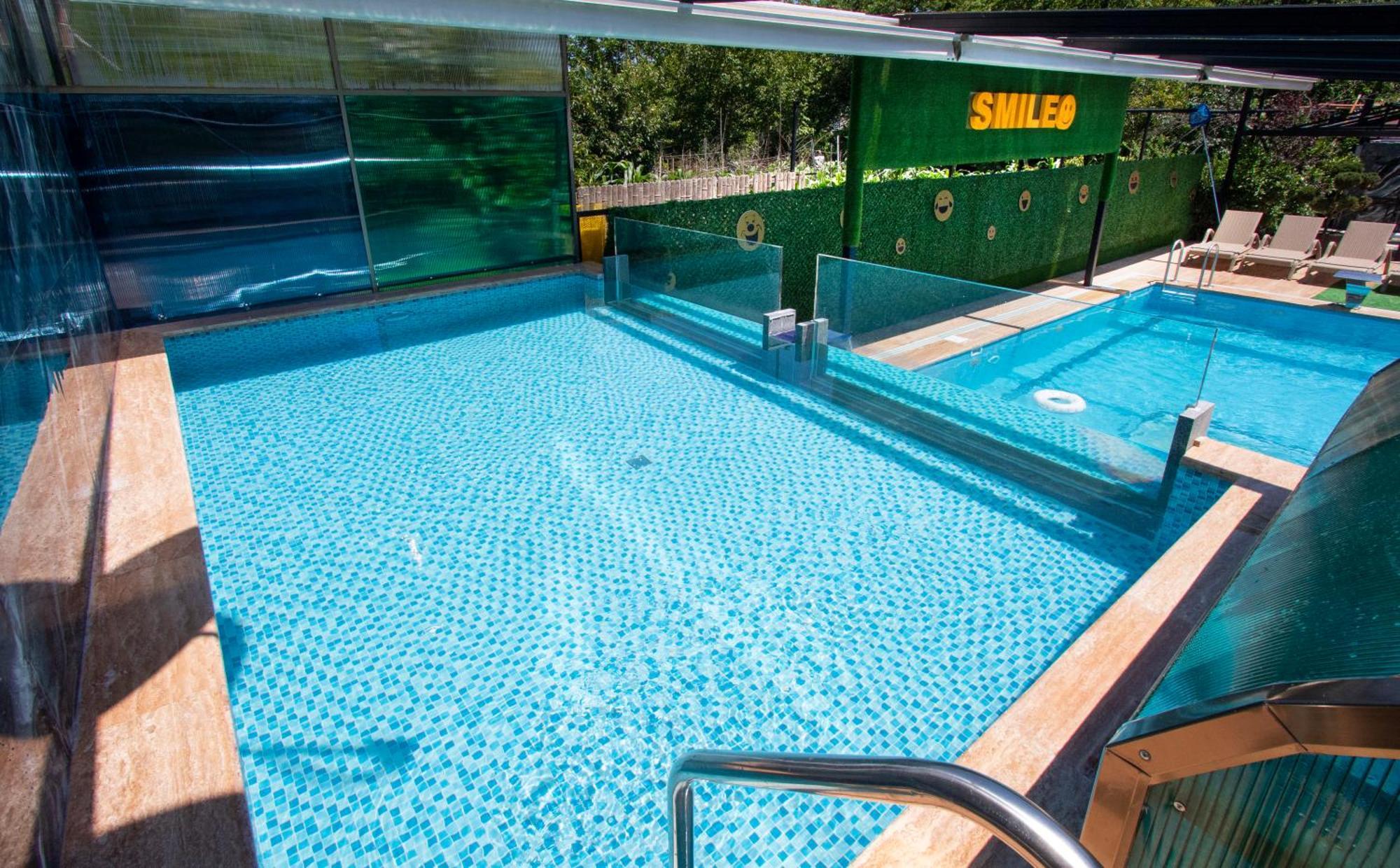 Hotel Smile Kobuleti Bagian luar foto