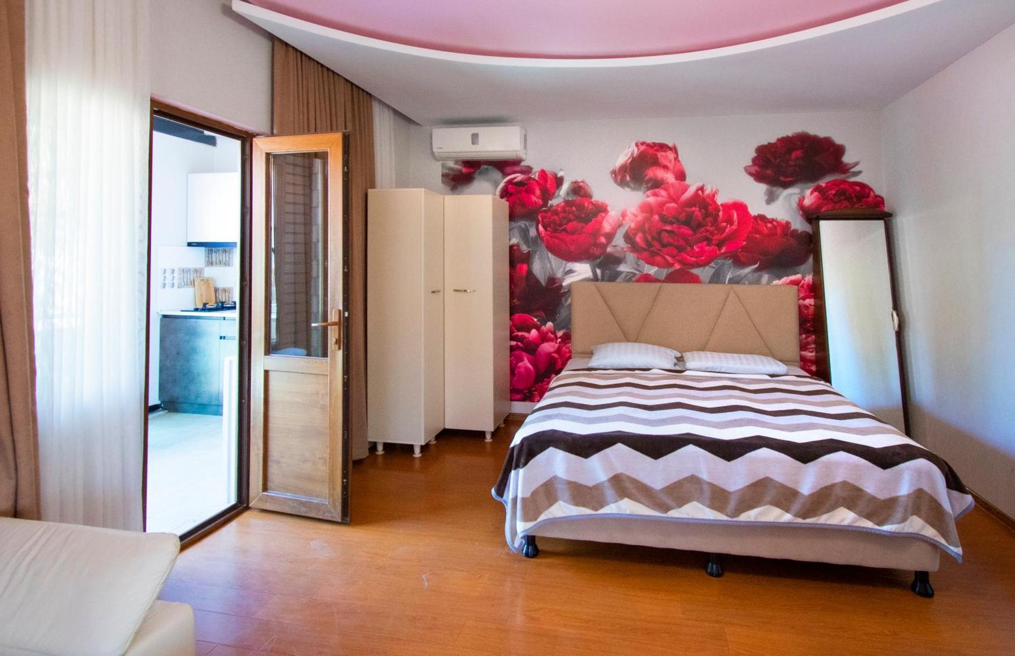 Hotel Smile Kobuleti Bagian luar foto